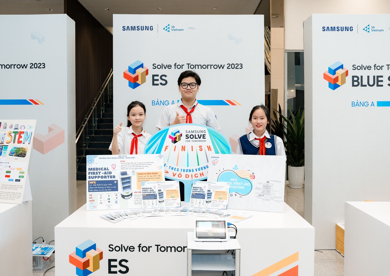 ES
